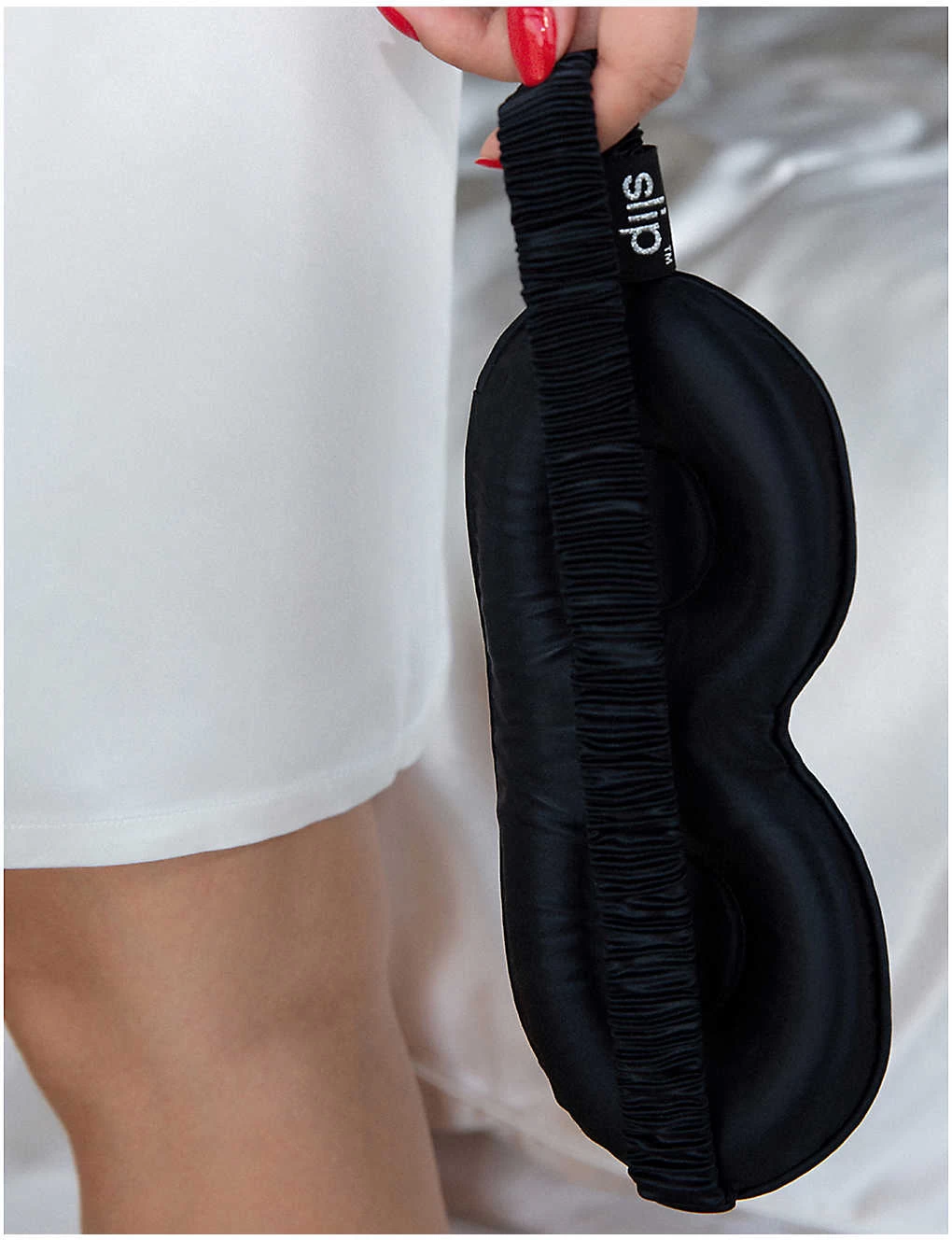 Slip Lovely Lashes Contour Silk Sleep Mask - Image 6