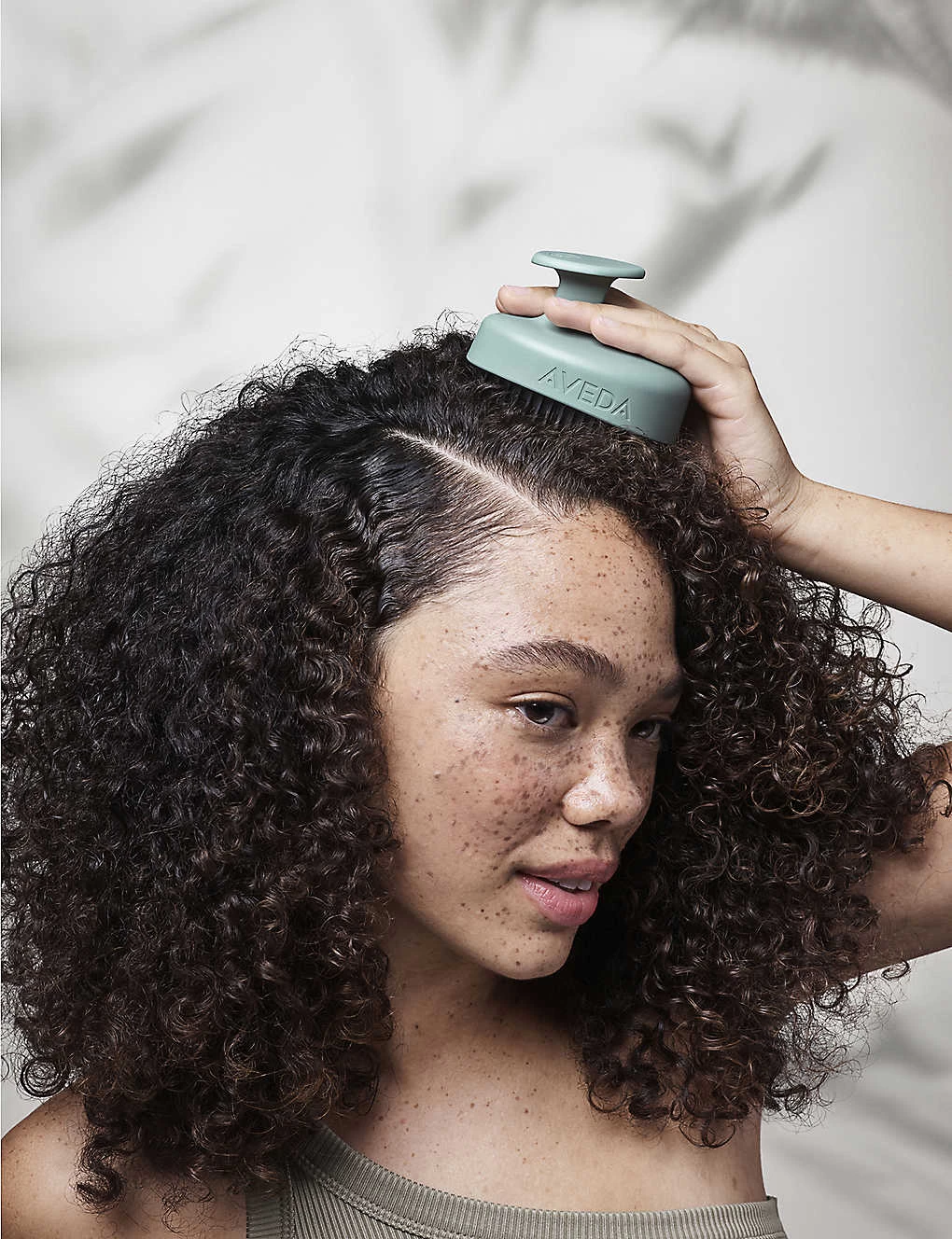 Aveda Scalp Solutions Stimulating Scalp Massager - Image 4